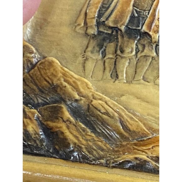 Antique IVOREX 1913 "The March Of Myles Standish" Wall Plaque With Hanger - Picture 11 of 15